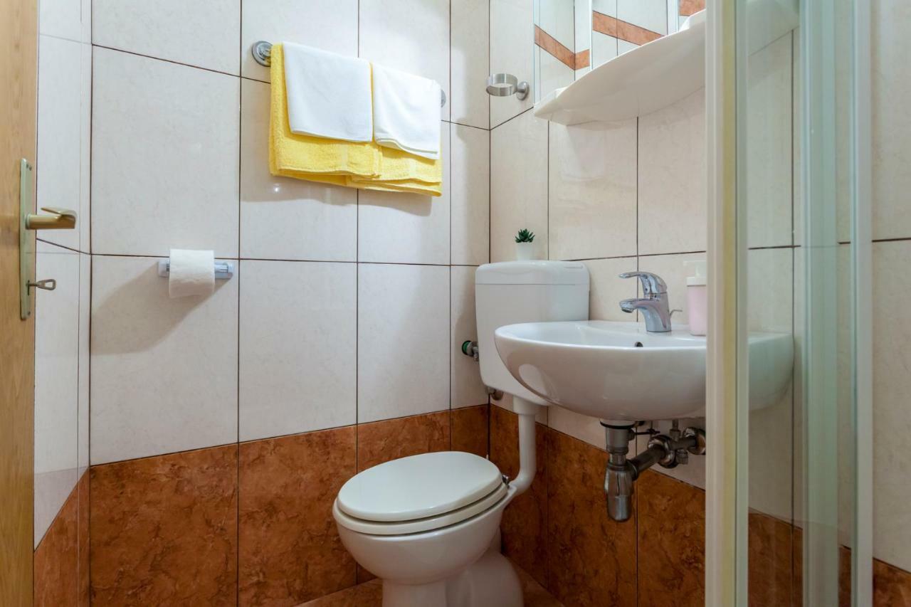 Apartment Nonna Đảo Krk Ngoại thất bức ảnh