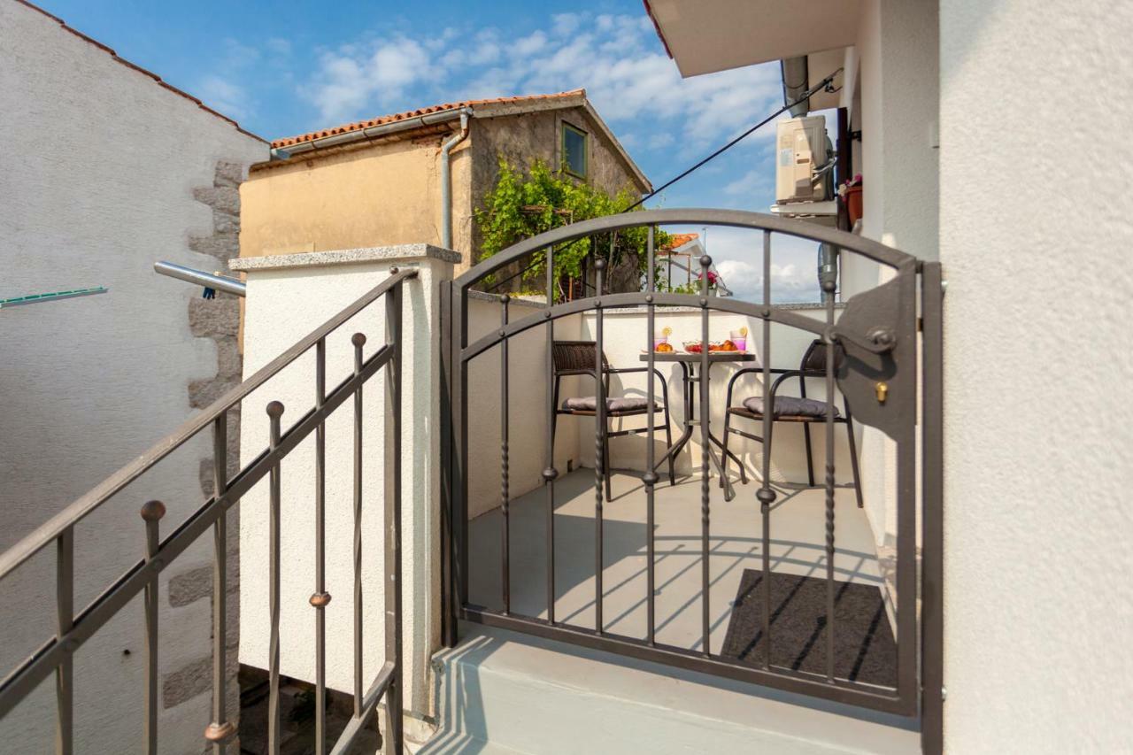 Apartment Nonna Đảo Krk Ngoại thất bức ảnh