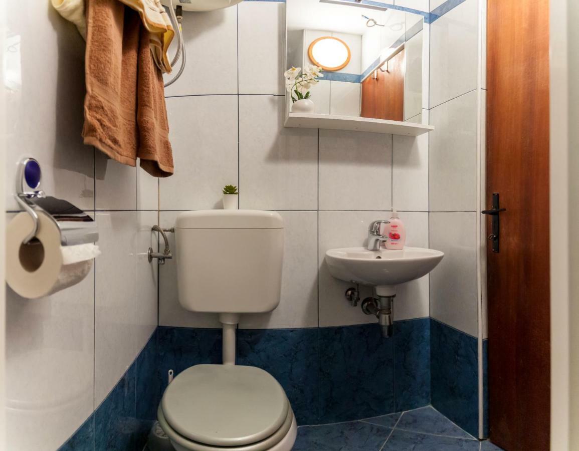 Apartment Nonna Đảo Krk Ngoại thất bức ảnh
